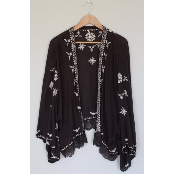 FREE PEOPLE Embroidered Crochet Lace Kimono Cardigan Top, Size XS - Picture 3 of 9